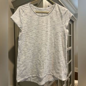 Lululemon shirt sleeve shirt